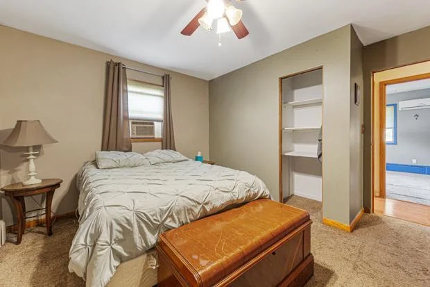 22 Bedroom 2.jpg