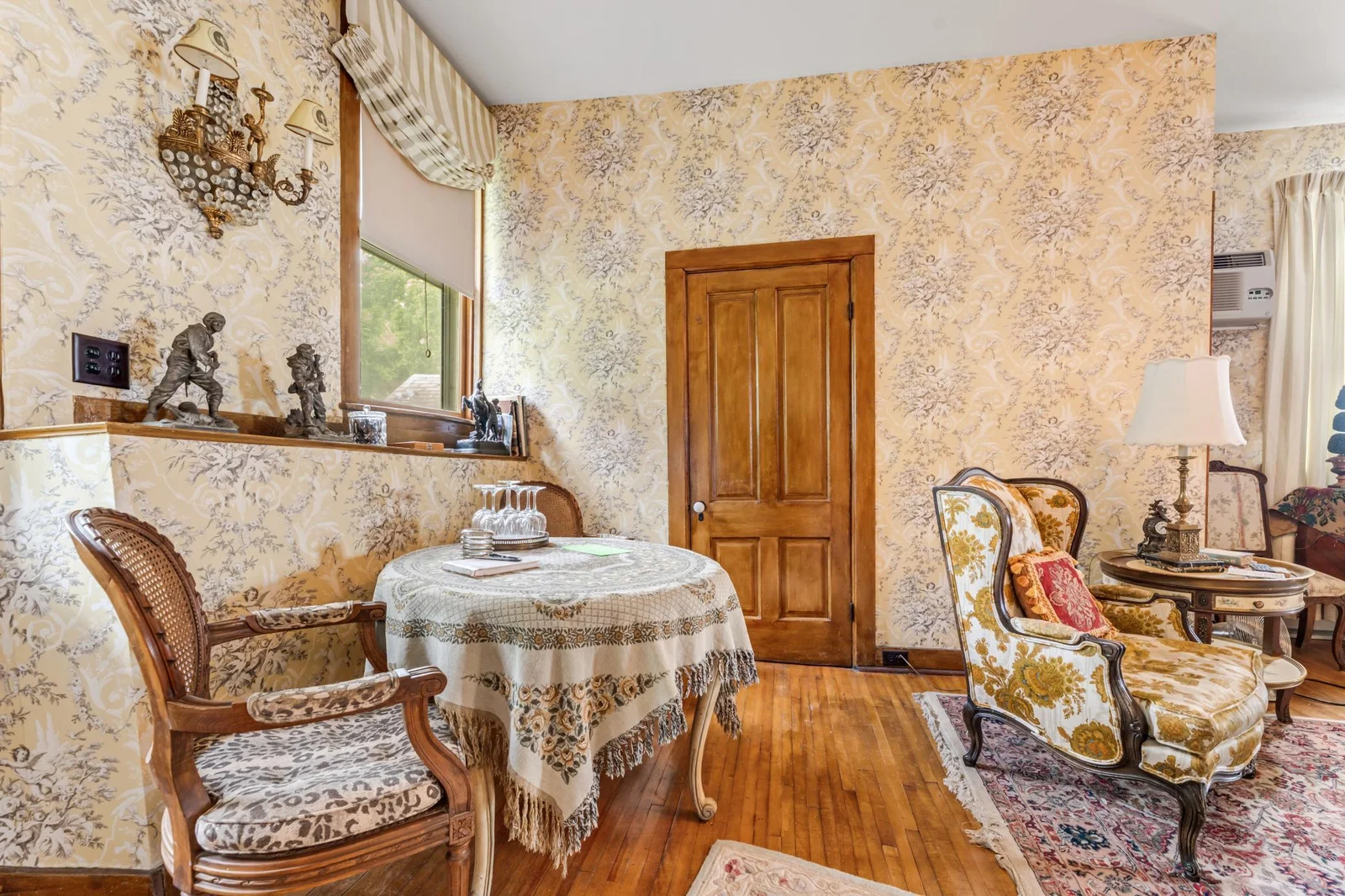 2nd floor Unit 2 DR