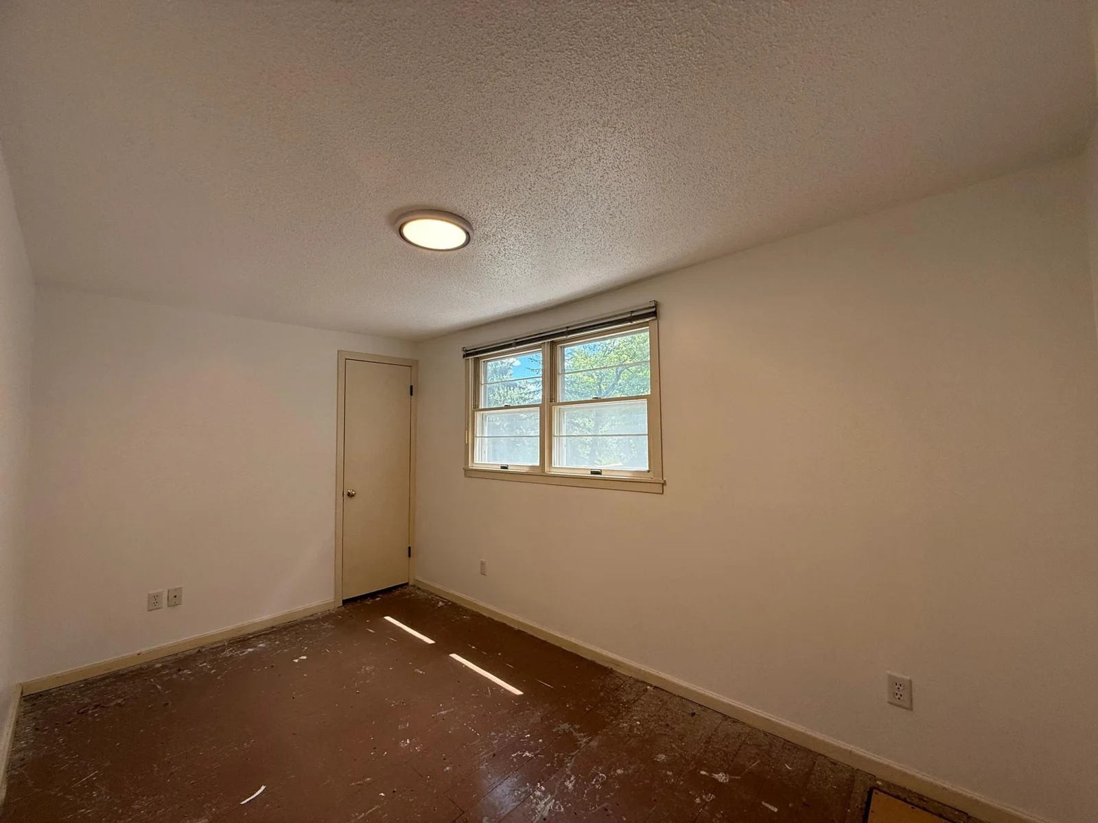 upper level bedroom 1
