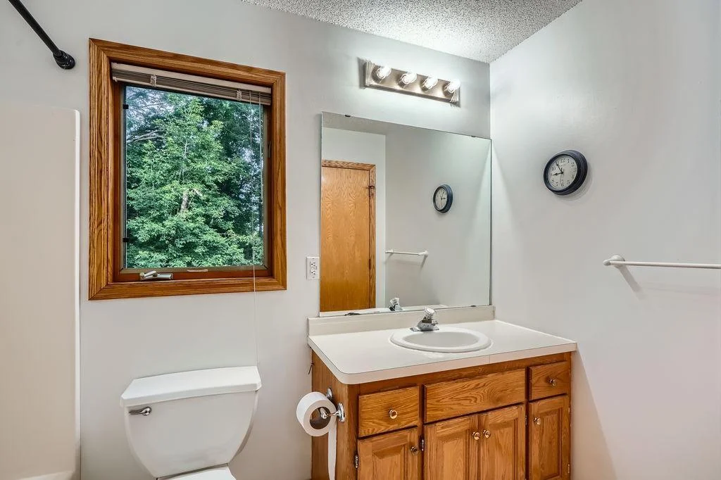 2nd Floor Full Bathroom