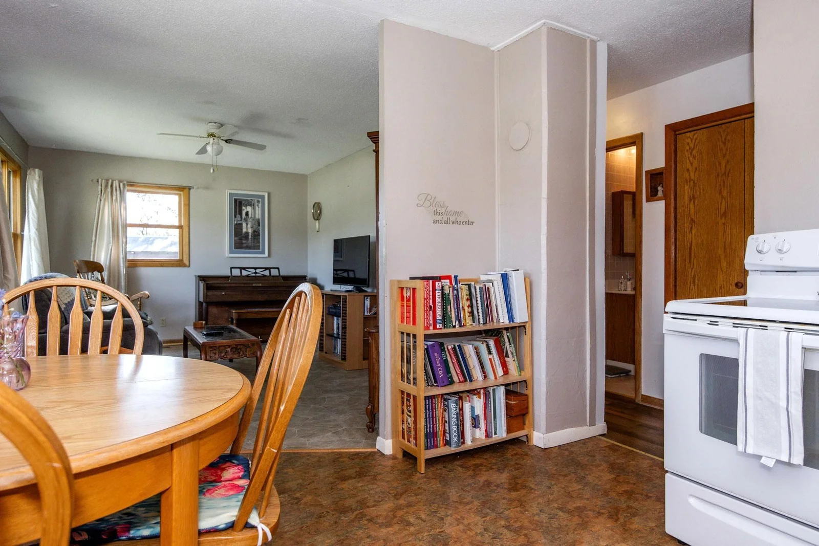 Dining Room_003_1