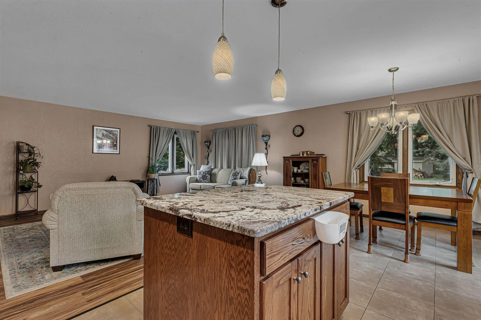 KITCHEN ISLAND