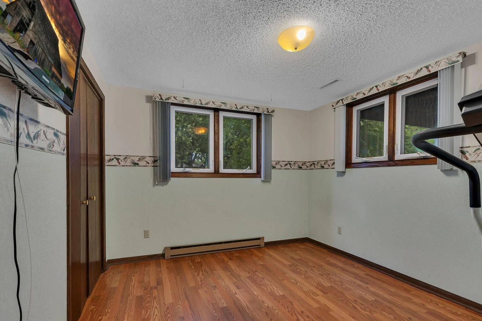 LOWER BEDROOM