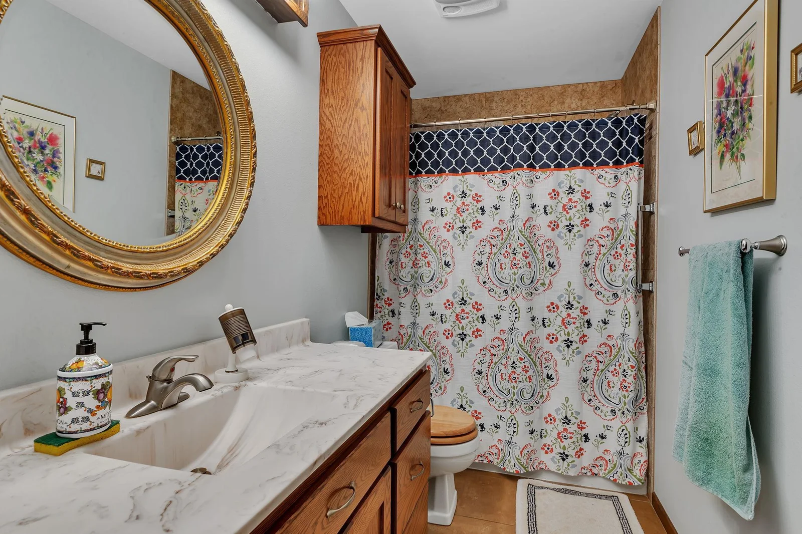 MAIN FLOOR BATH