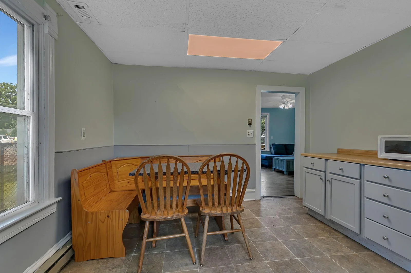 kitchen/dining