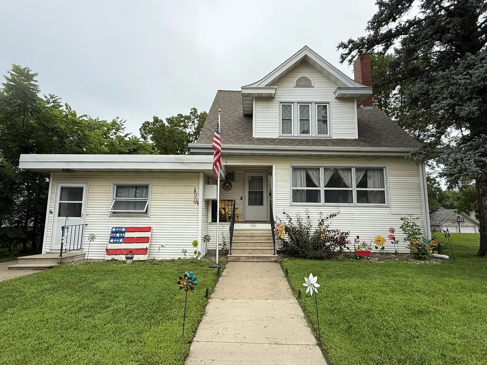 309 Bridge Street, Redwood Falls