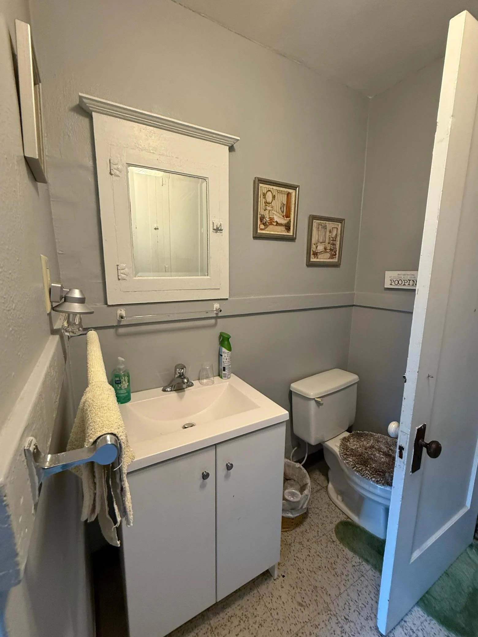 Upper Full Bath1.jpg