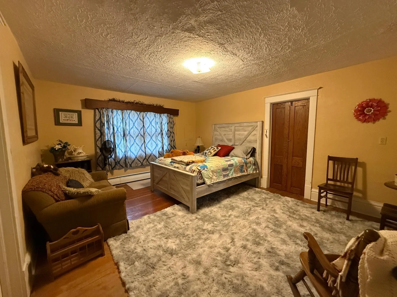 1st Bdrm up left of stairs_ktch.jpg