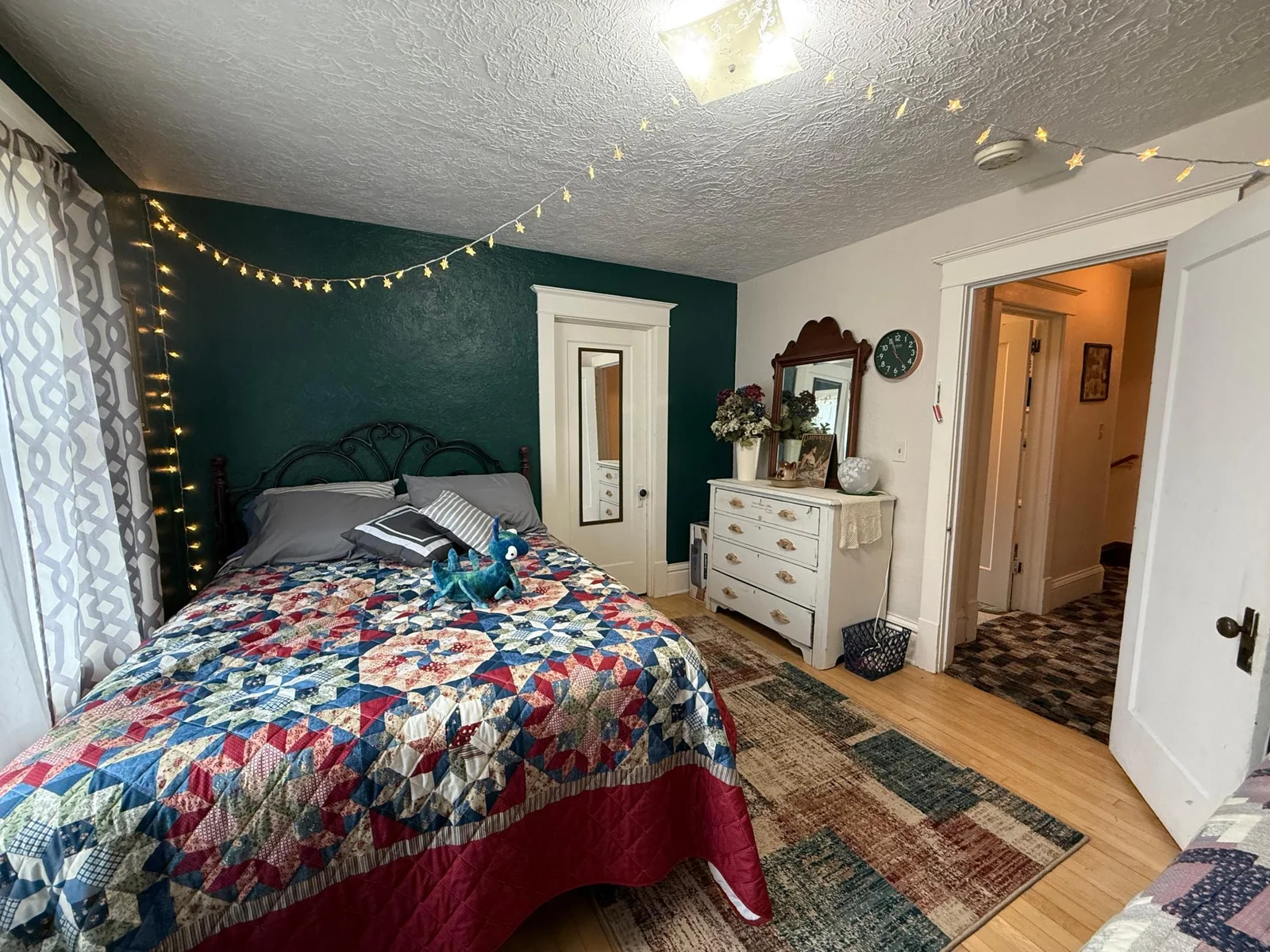 Bdrm up far right from stairs1.jpg
