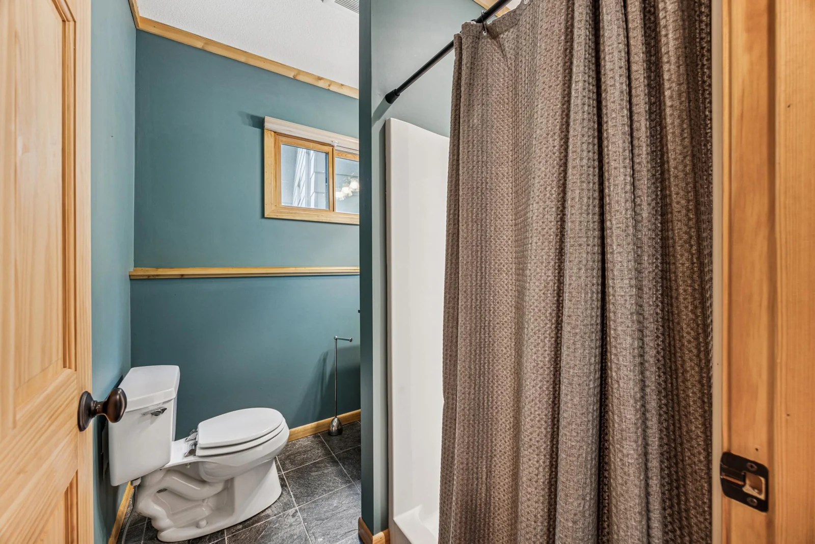 Lower Level 3/4Bathroom