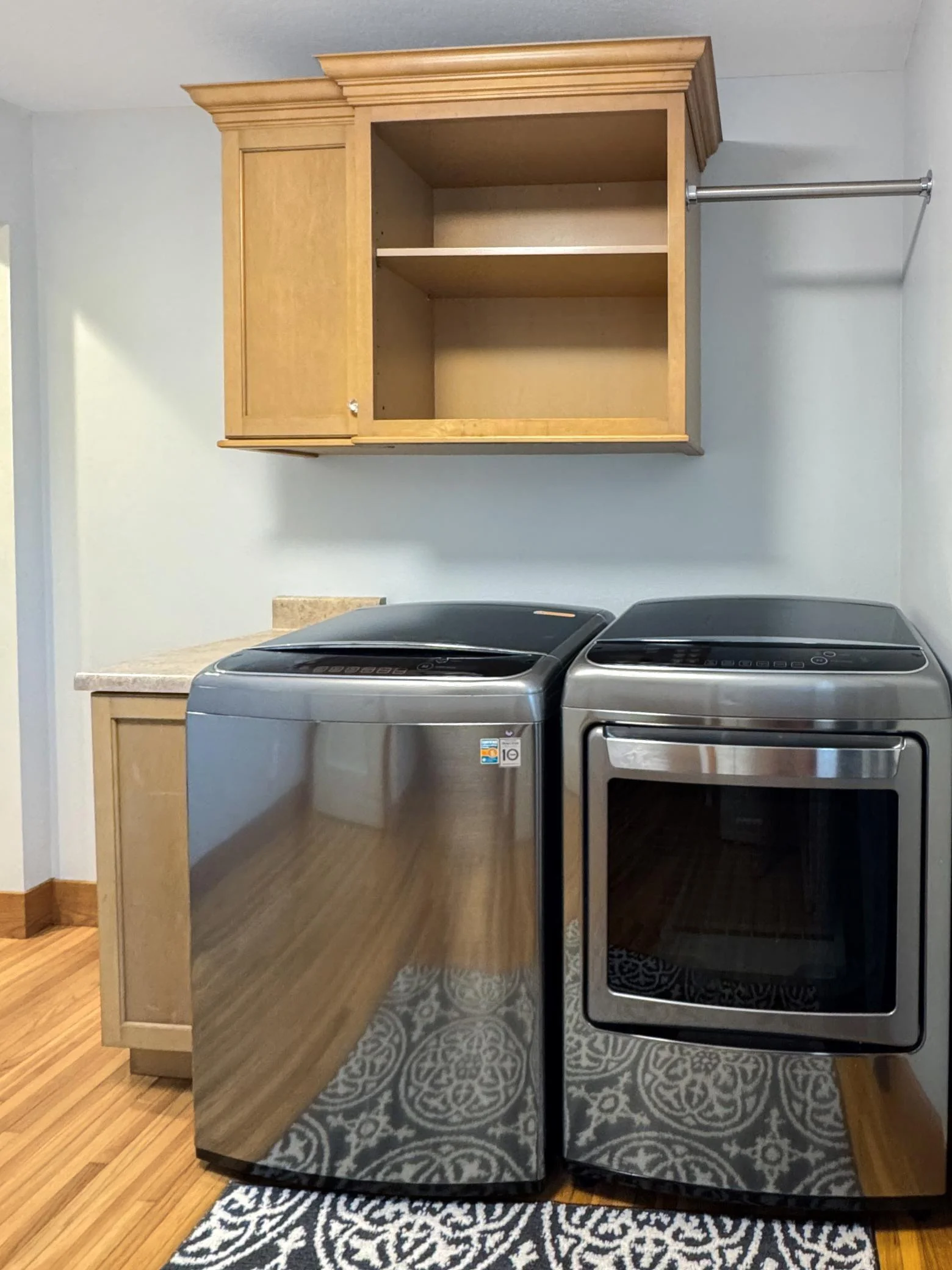 Main floor office/laundry