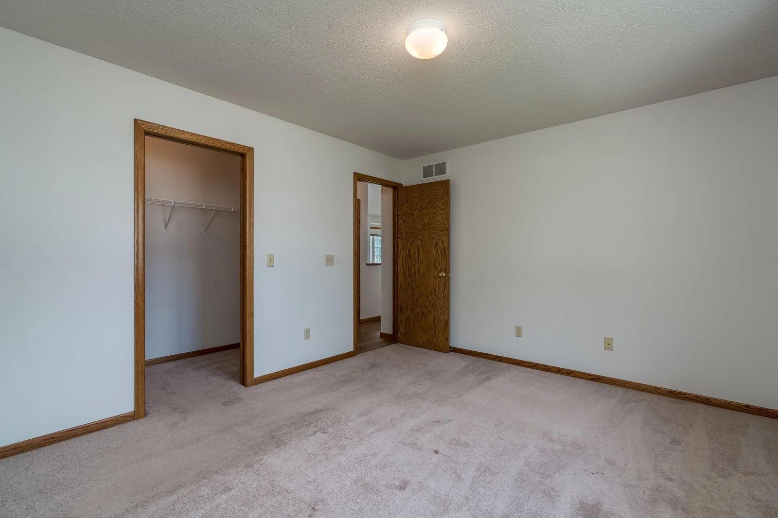 19-web-or-mls-1670-castle-dr.jpg