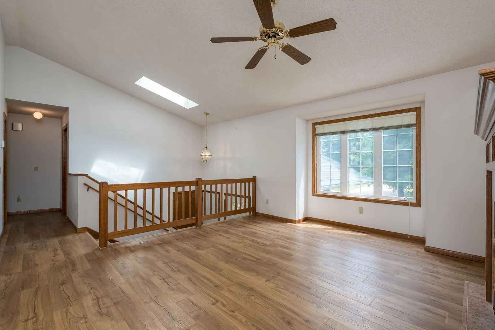6-web-or-mls-1670-castle-dr.jpg