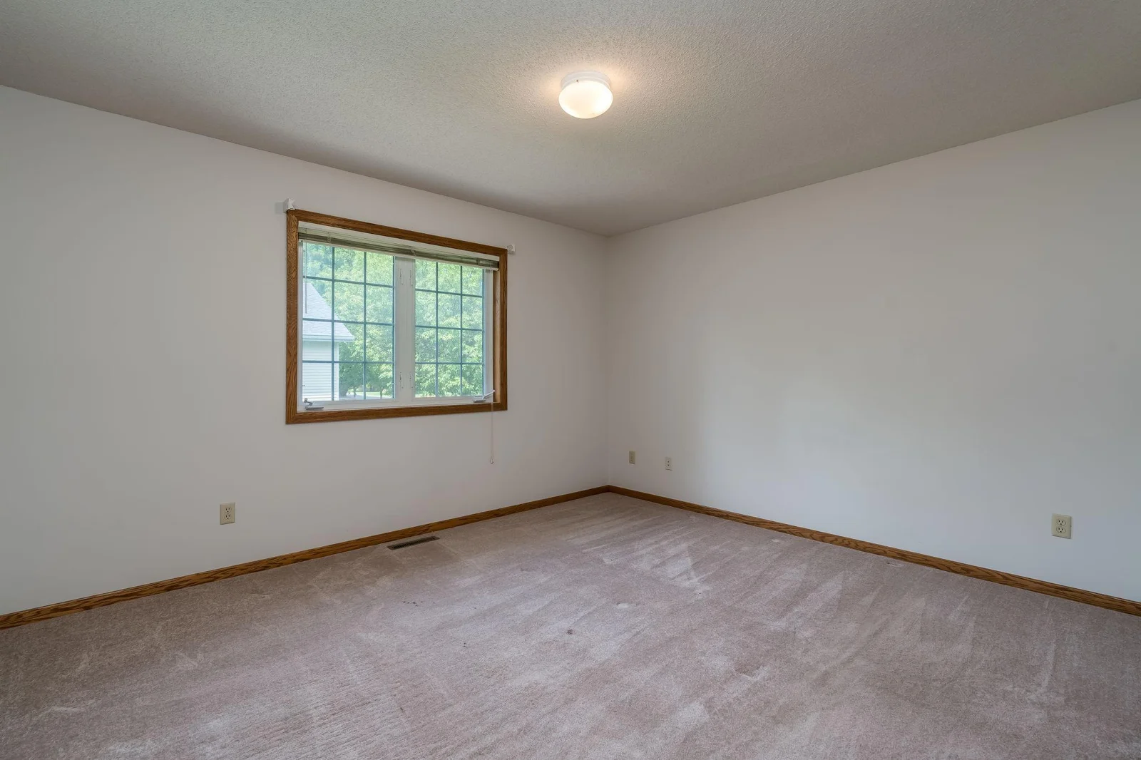 18-web-or-mls-1670-castle-dr.jpg