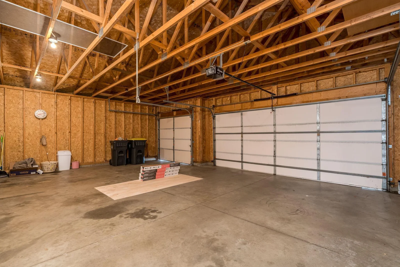 29-web-or-mls-1670-castle-dr.jpg