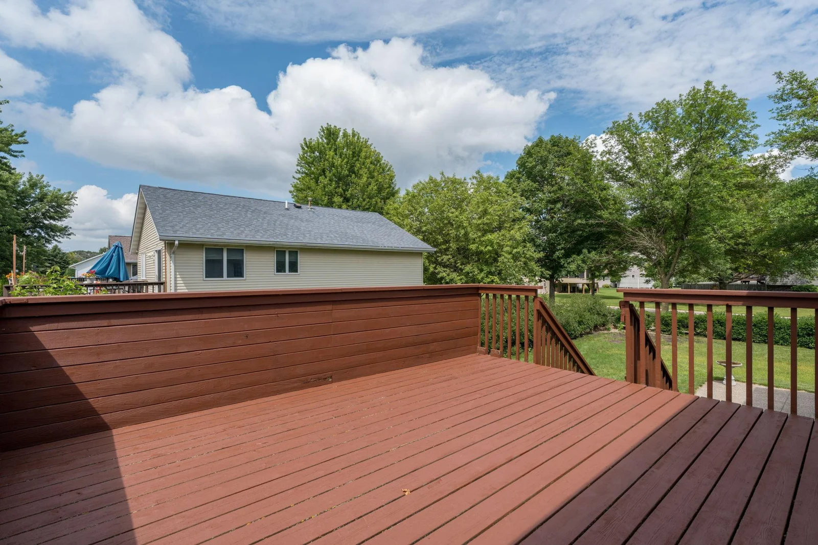 11-web-or-mls-1670-castle-dr.jpg