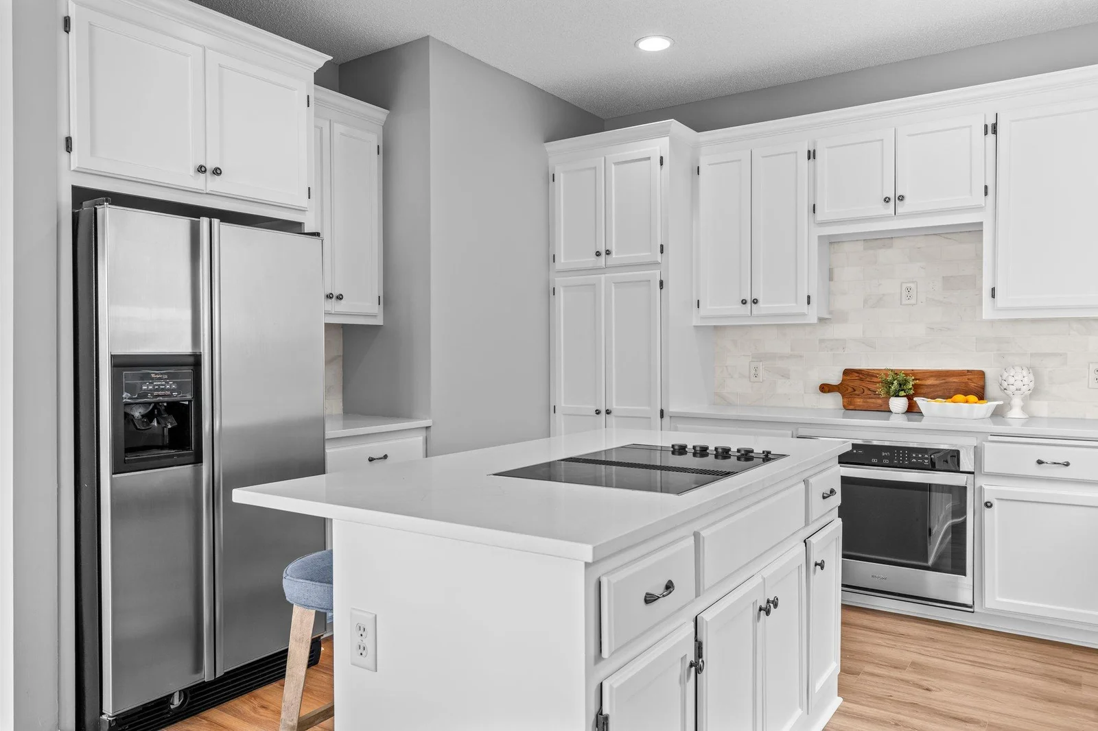 Convenient cooktop on the island