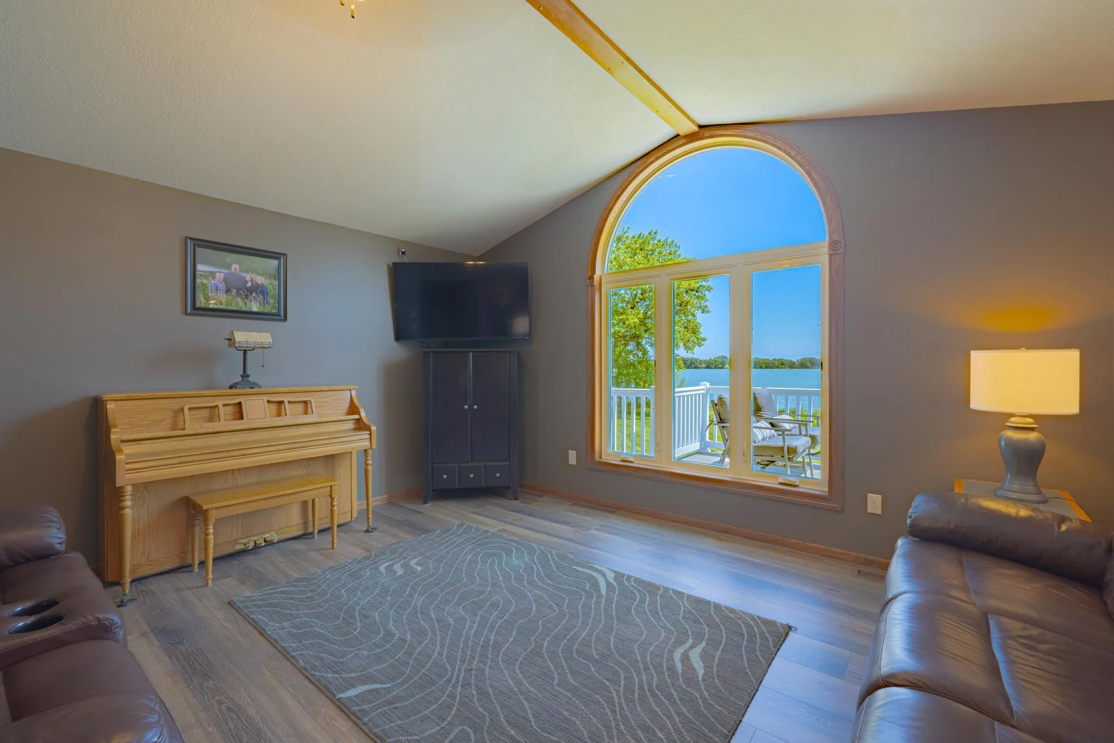 _Y6A2011-HDR.jpg