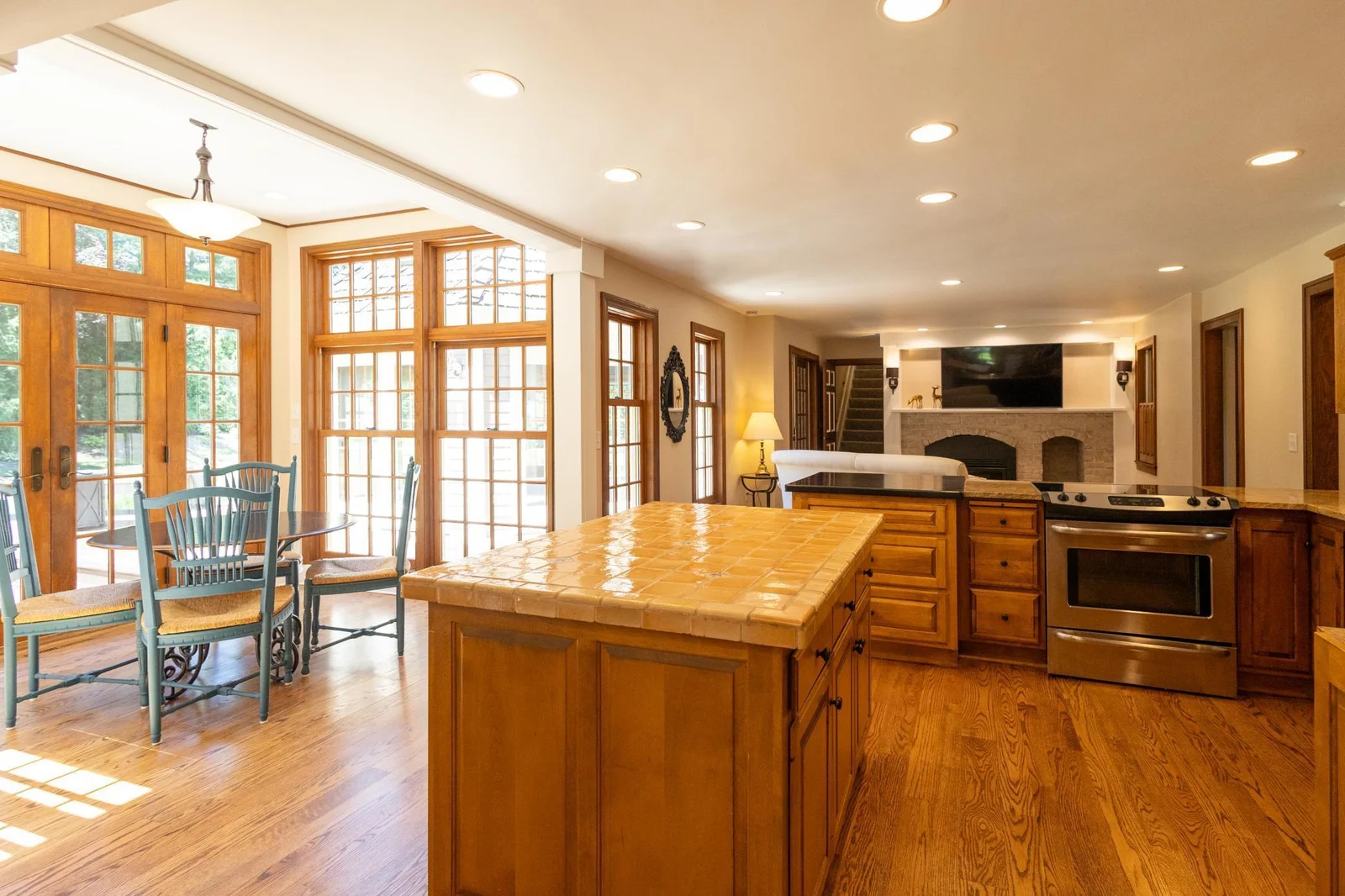 The kitchen has an open floor plan to the living room, dining room and eat-in kitchen area.