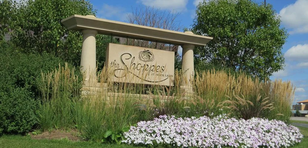 With just a few minutes from Abor Lakes you have some of the best shopping and dinning in the twin cities at your fingertips!