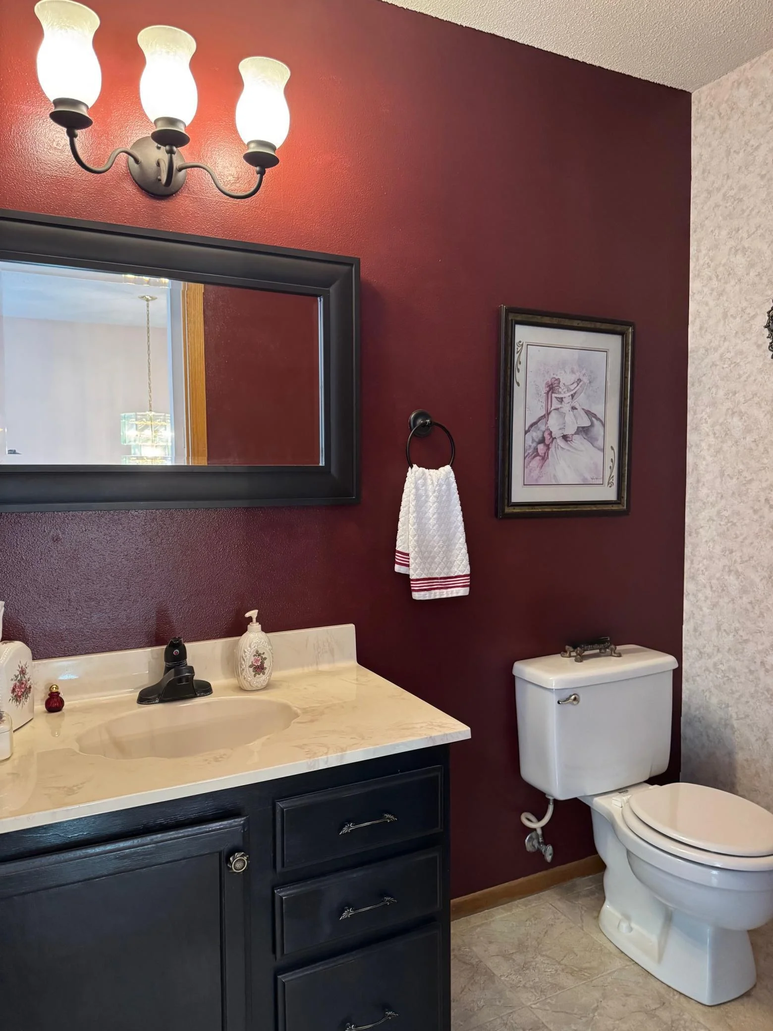 main floor bath.jpg