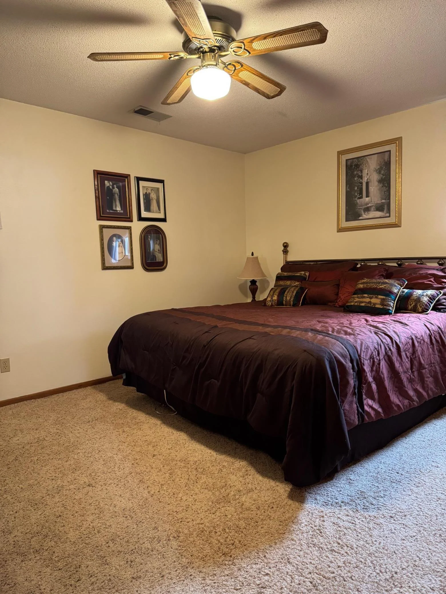 bed 2.jpg