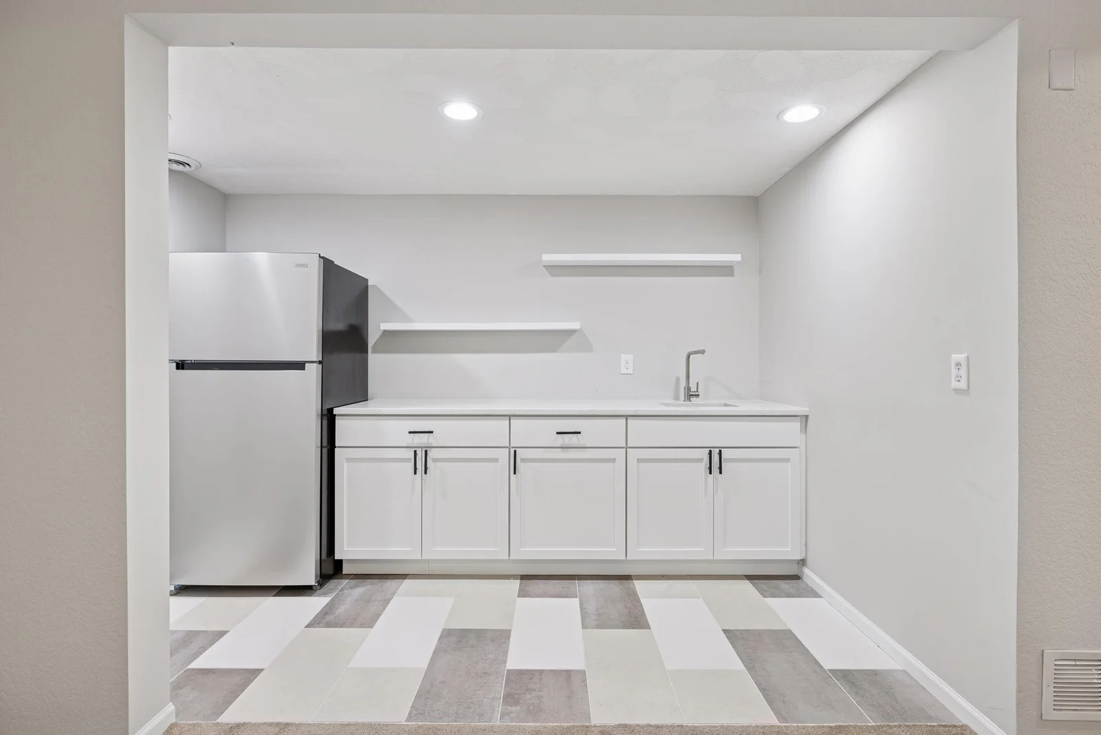 Lower Level Wet Bar