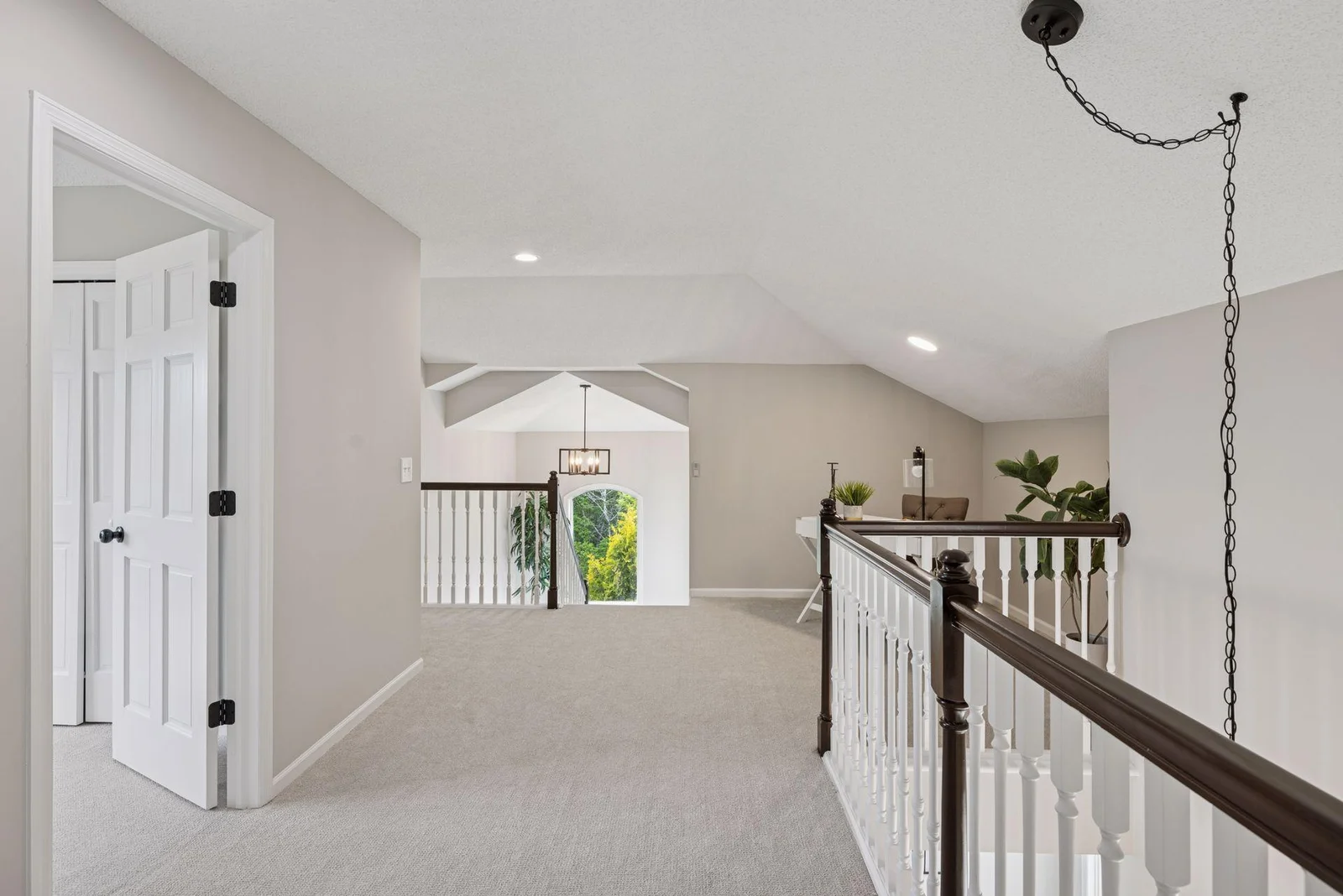 Upper Level Loft Area
