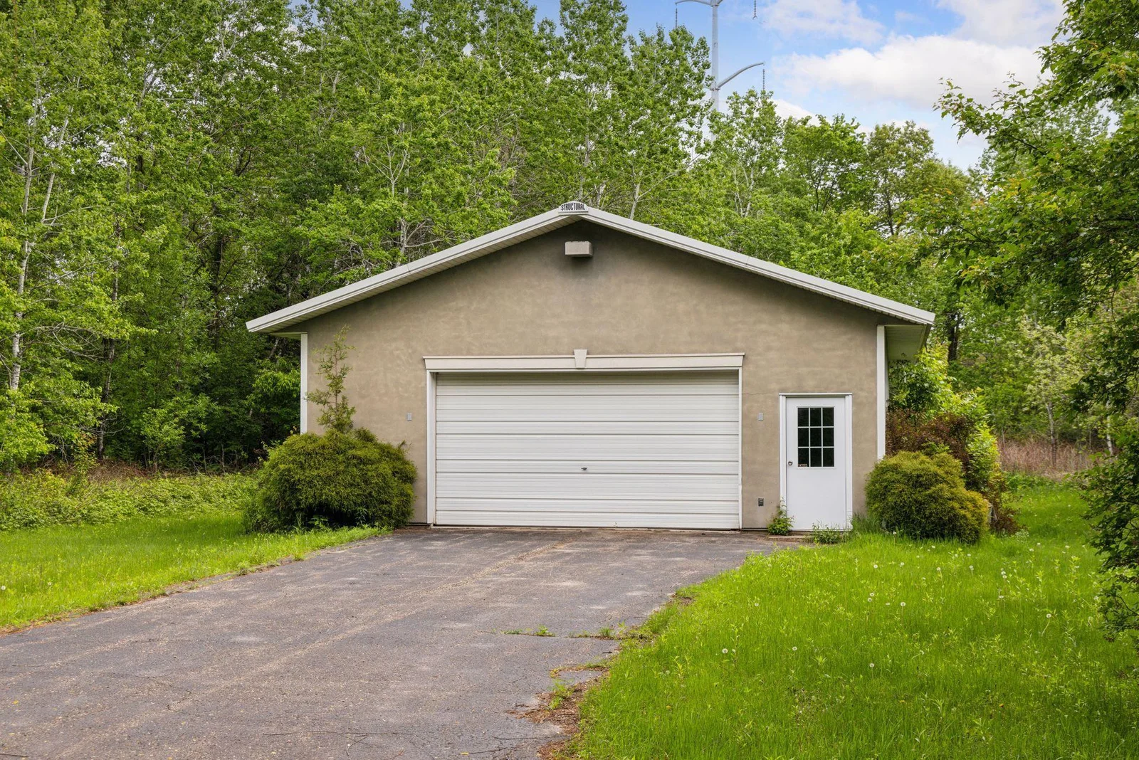 Detached 4 Car Garage