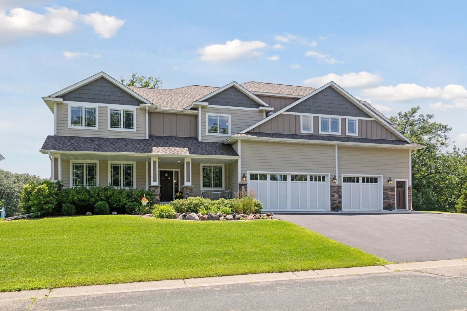 Make this your Dream Lakefront Property!