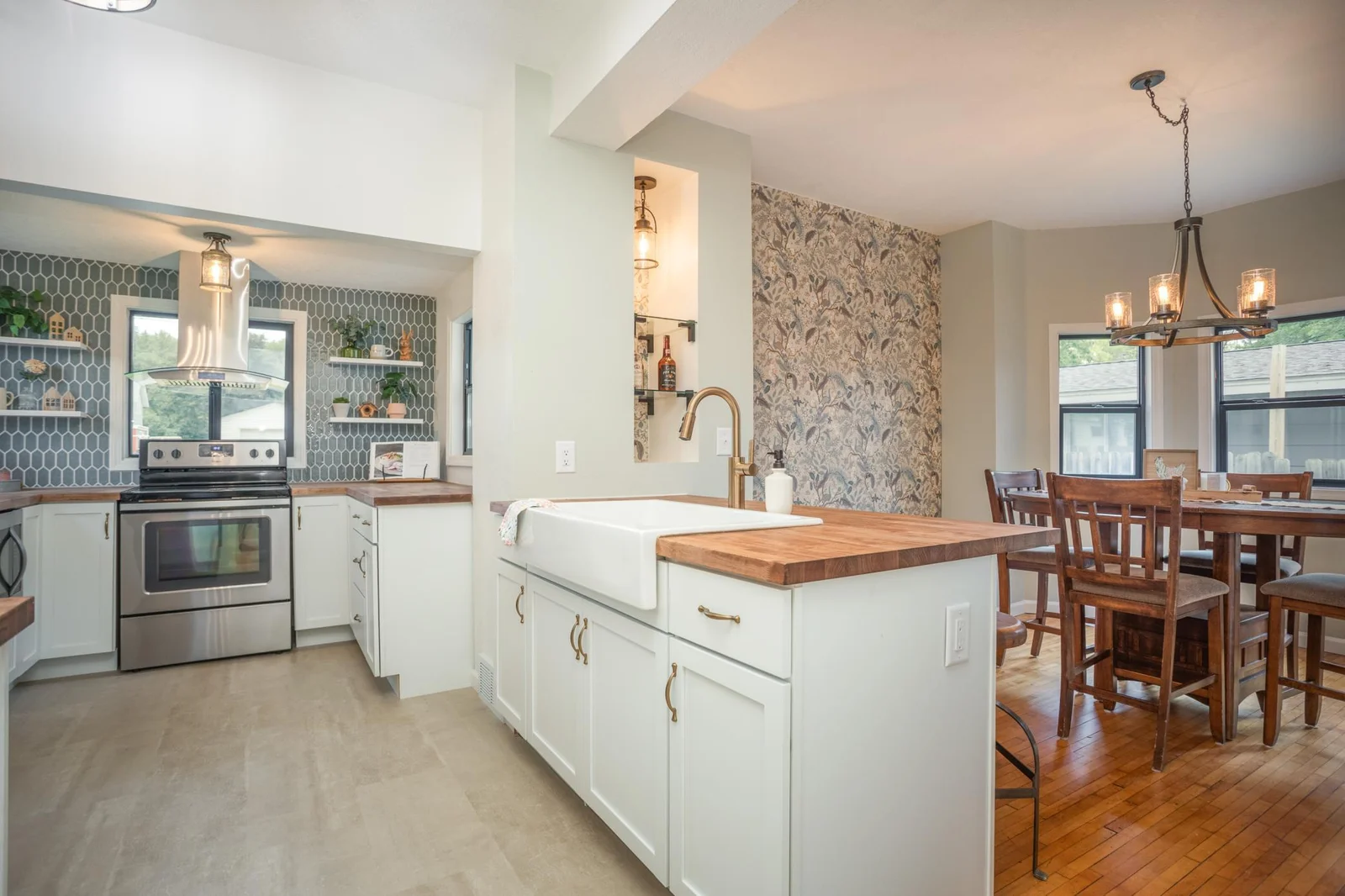 Farmhouse Style Kitchen