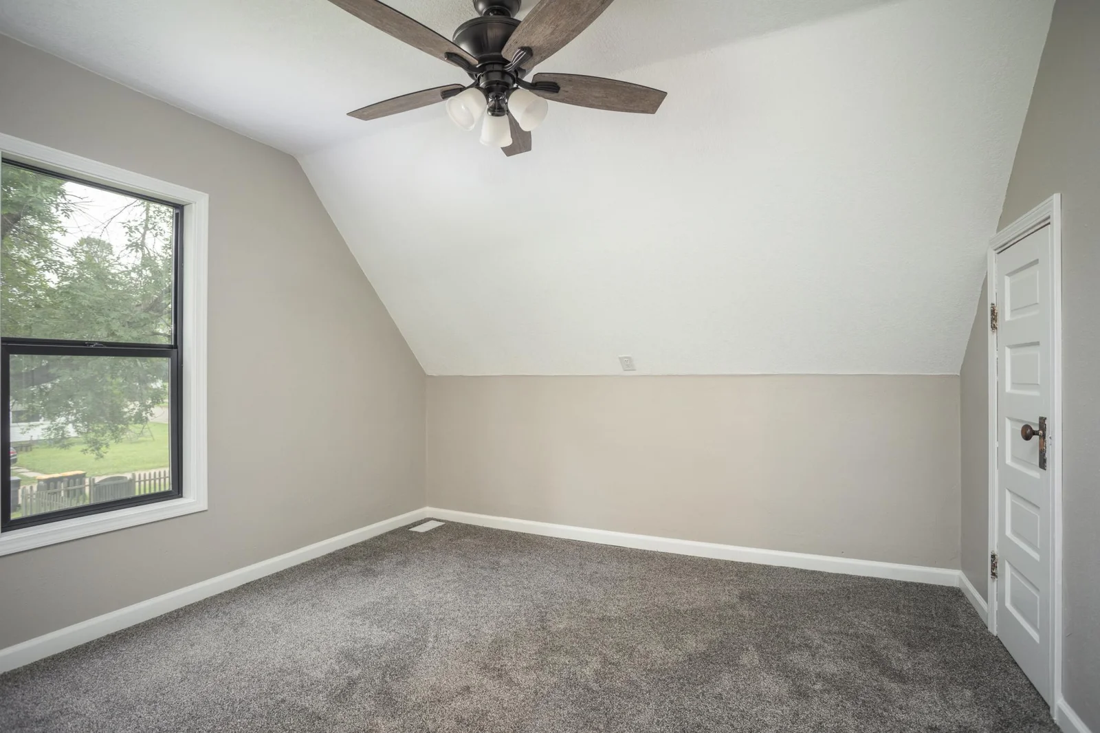 Upstairs Bedroom #2