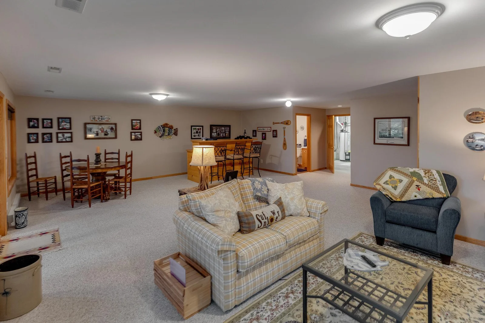 Spacious FR w/daylight windows
