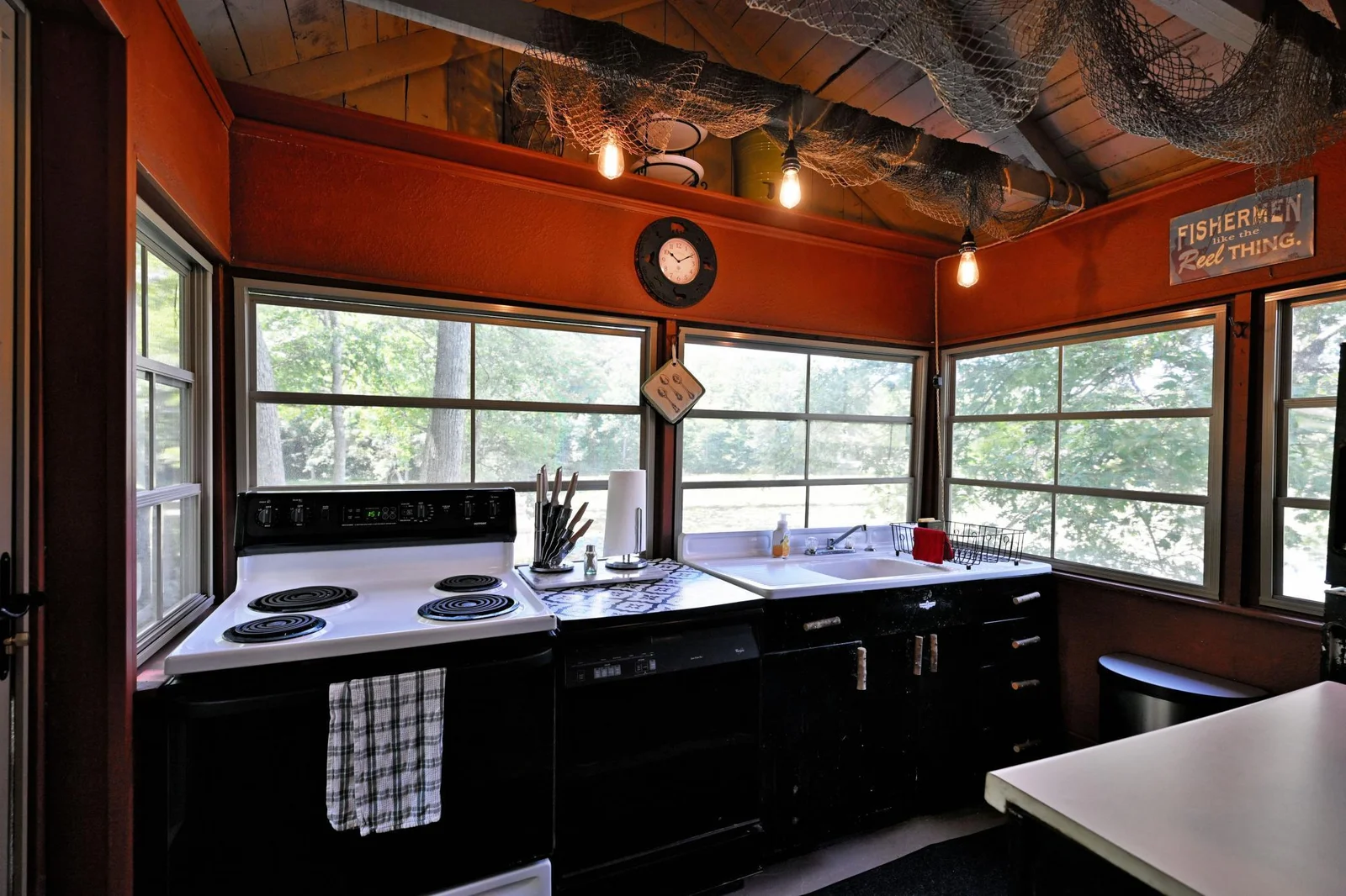 Edgewater Escape Cabin