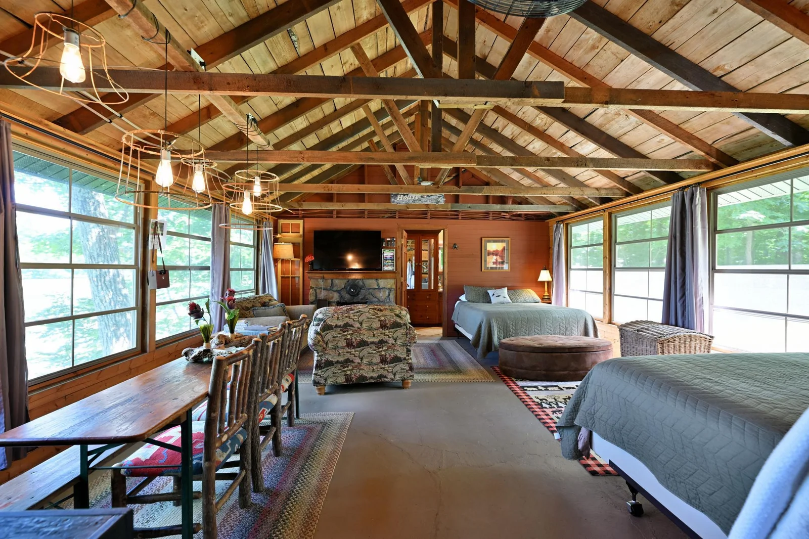Edgewater Escape Cabin