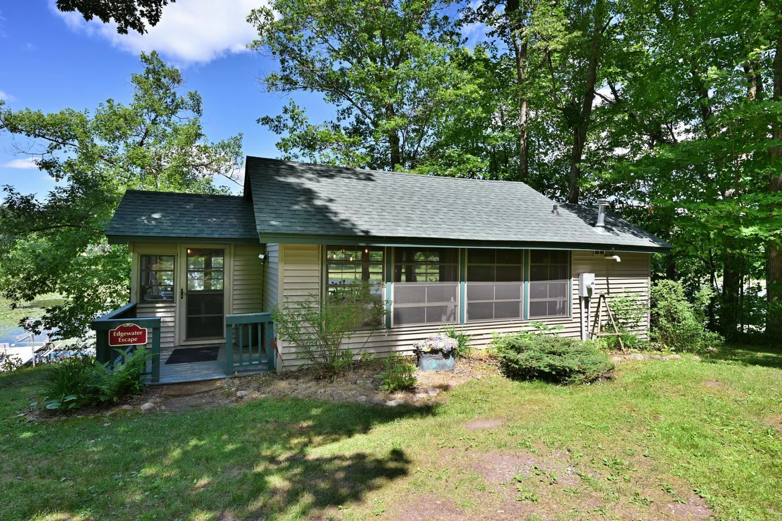 Edgewater Escape Cabin