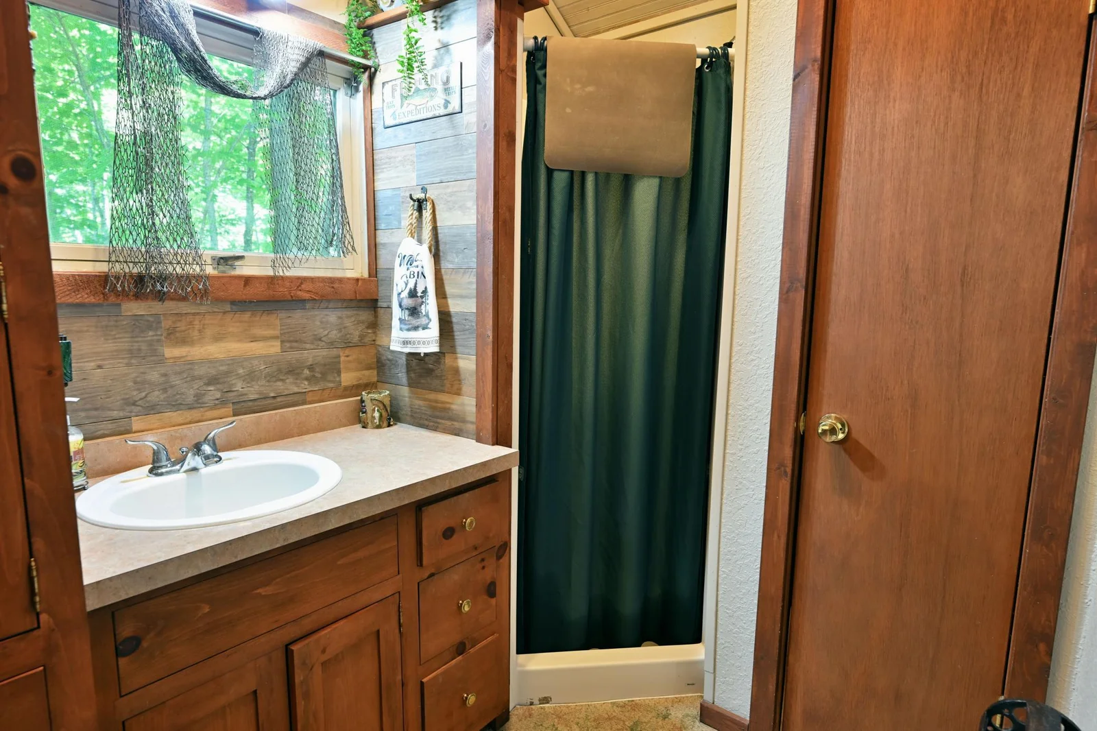 Edgewater Escape Cabin