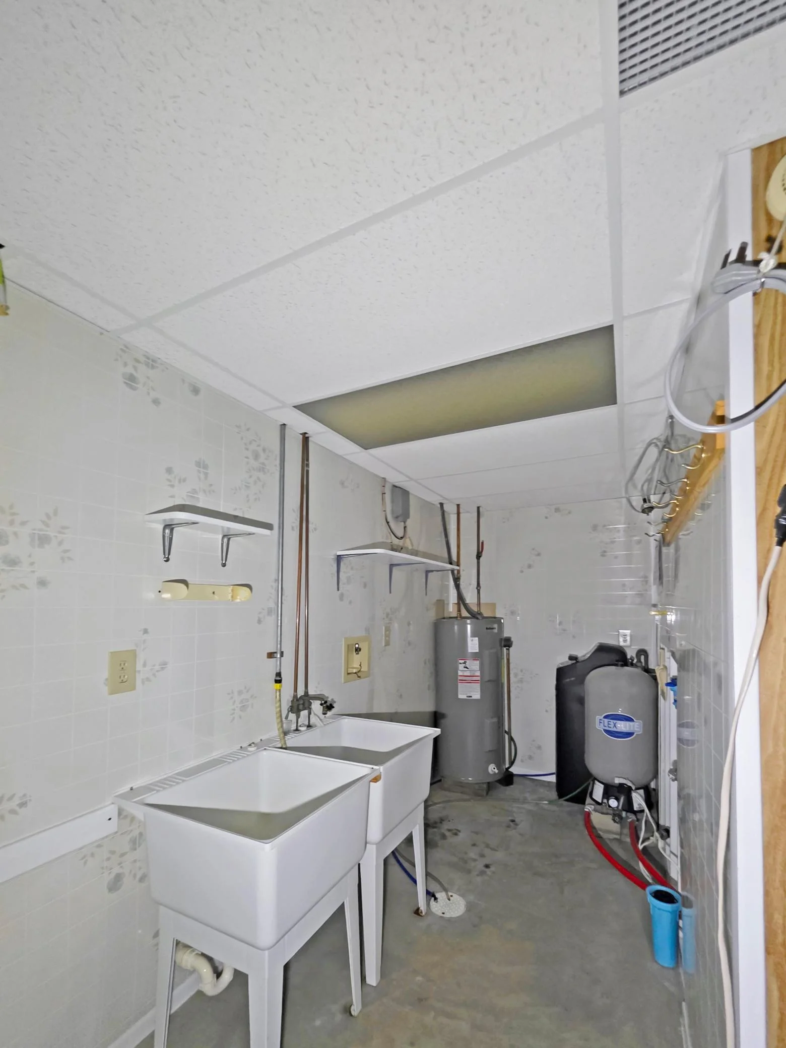 Basement (6).jpg