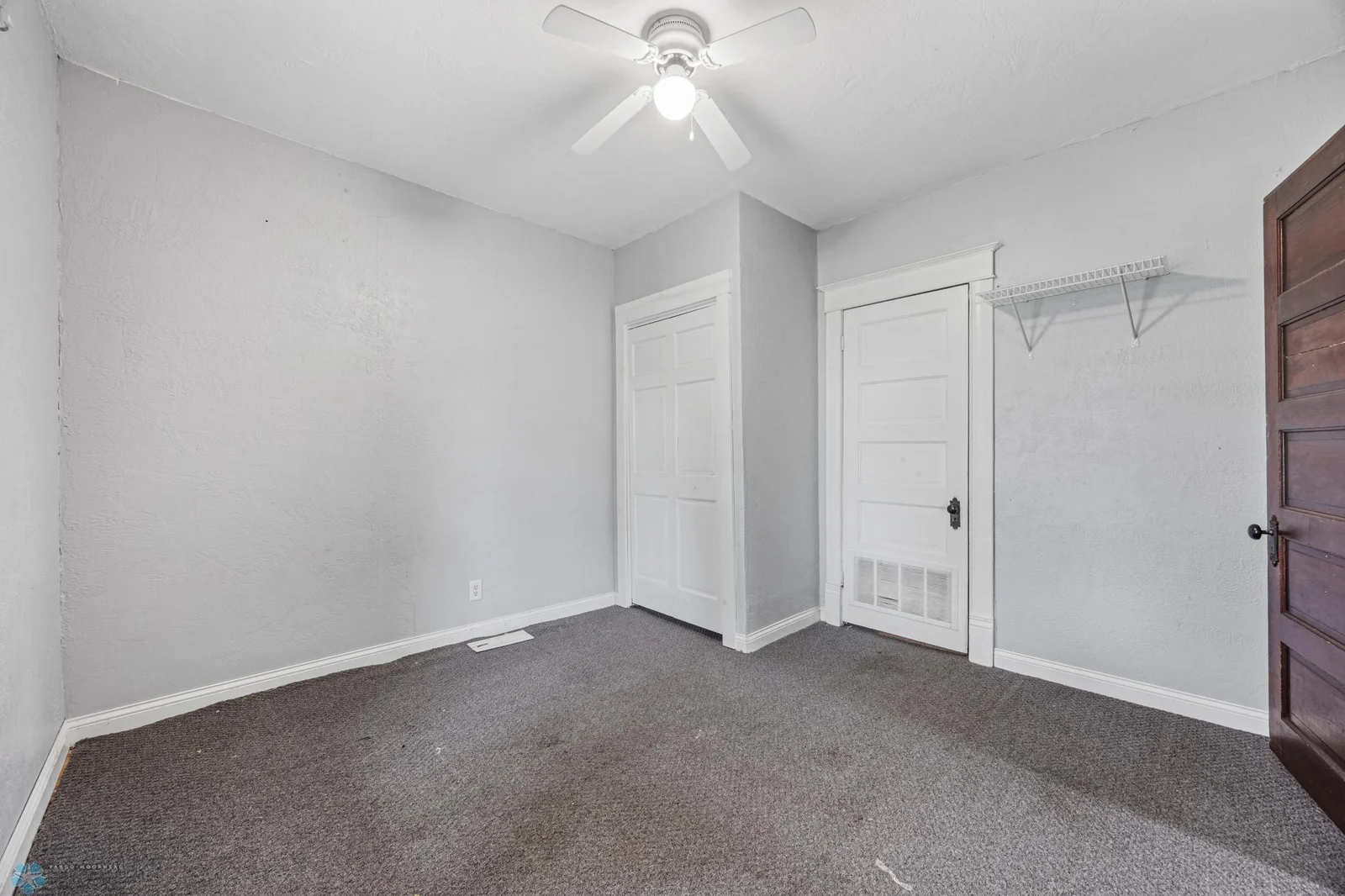 BEDROOM 1B.jpg