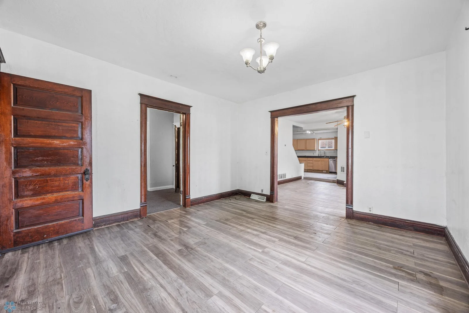 DINING ROOM 3.jpg