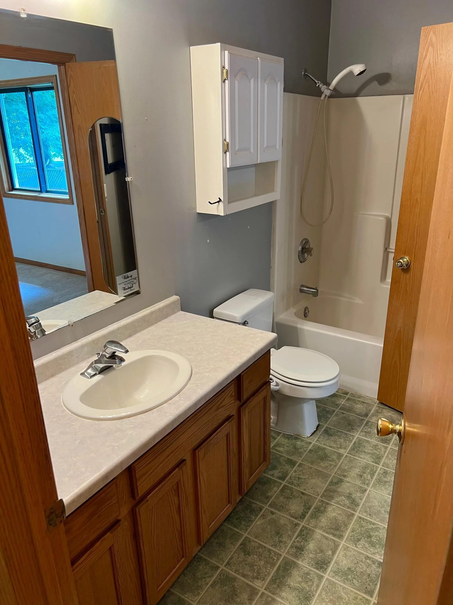 Upstairs full bath