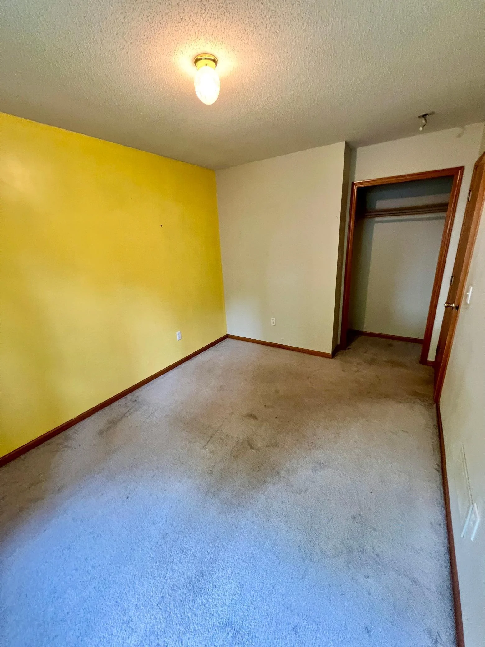 Second upstairs bedroom