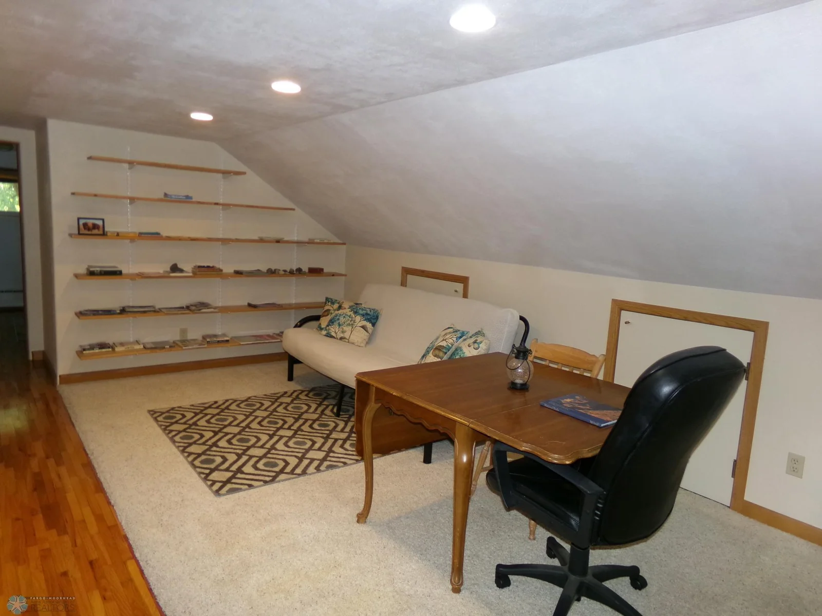 2nd Story Sitting Area.JPG