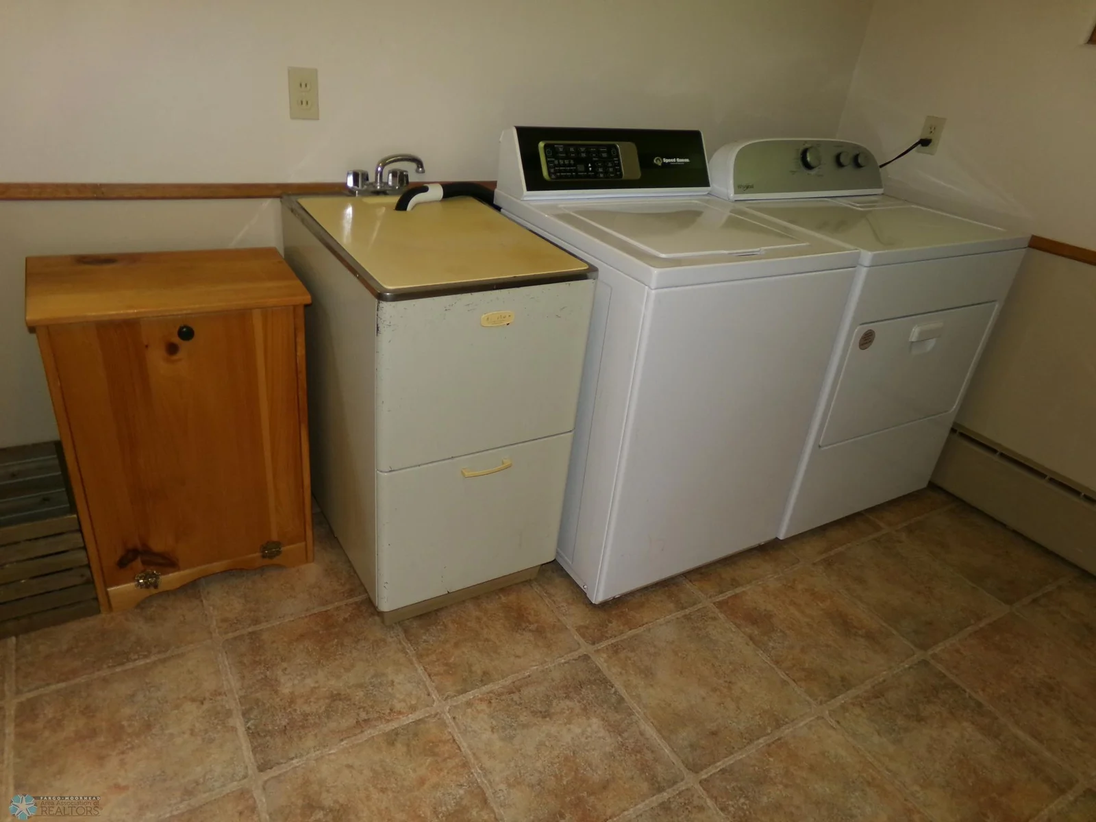 Garage Entry Laundry.JPG