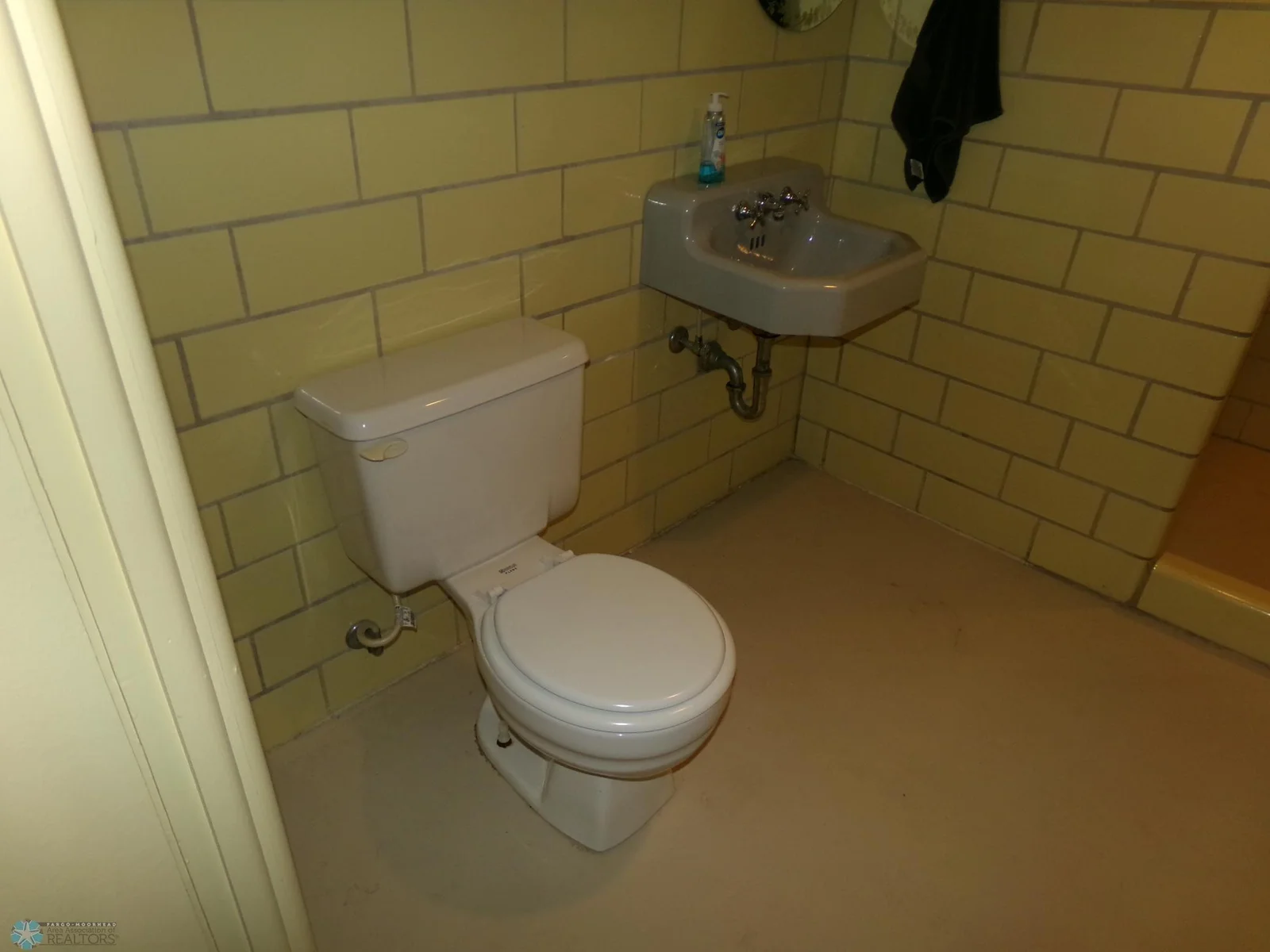 Basement Bath Stool, Sink.JPG